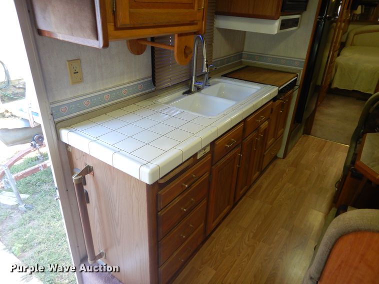 image for item FK9796 1993 Fleetwood Pace Arrow RV