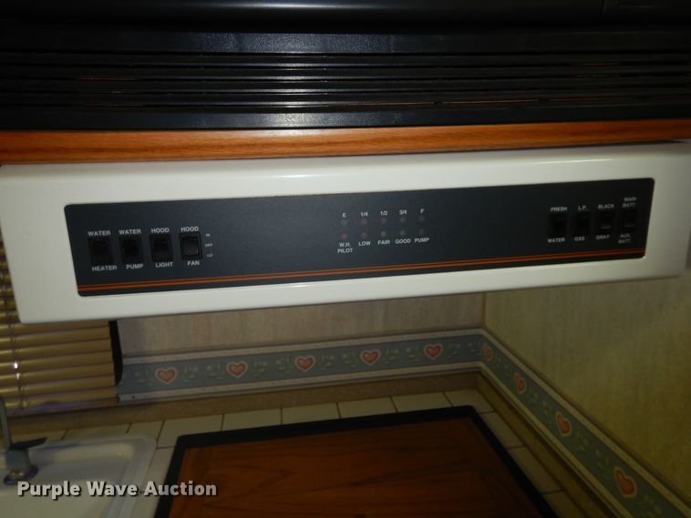 image for item FK9796 1993 Fleetwood Pace Arrow RV