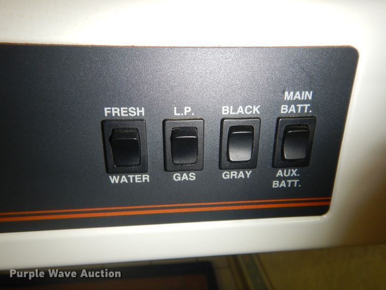 image for item FK9796 1993 Fleetwood Pace Arrow RV