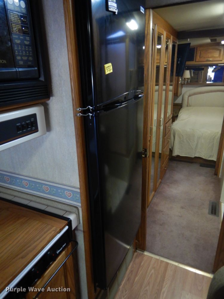 image for item FK9796 1993 Fleetwood Pace Arrow RV