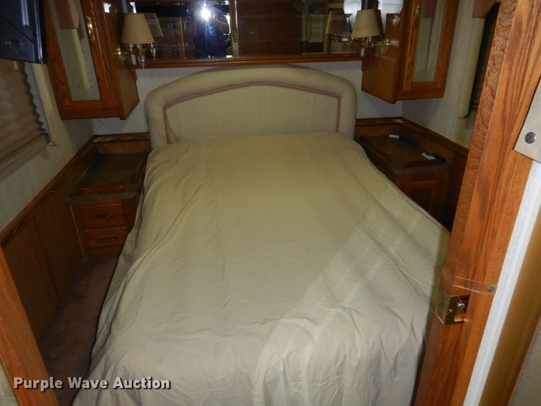 image for item FK9796 1993 Fleetwood Pace Arrow RV