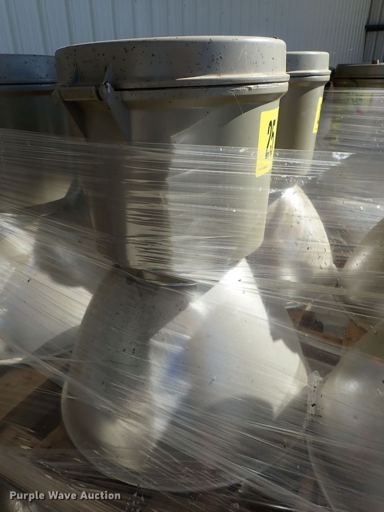 image for item FR9433 Approximately 105 lights