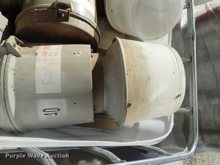 image for item FR9433 Approximately 105 lights