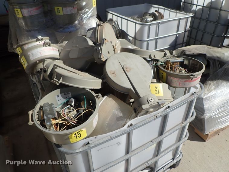 image for item FR9433 Approximately 105 lights