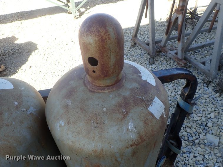 image for item FR9435 (2) steel propane tanks