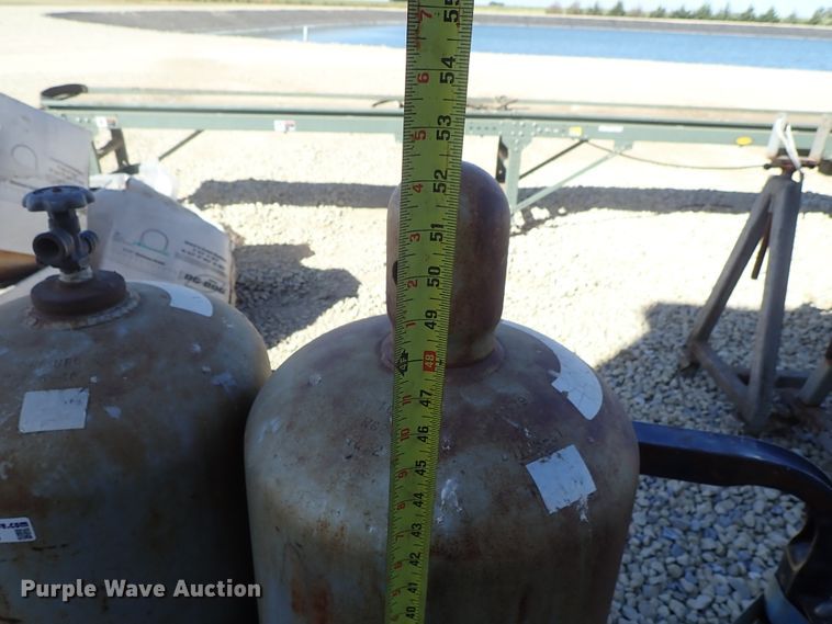 image for item FR9435 (2) steel propane tanks