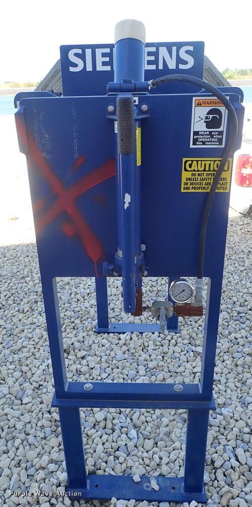 image for item FR9438 Siemens J-press