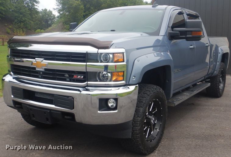 image for item FT9468 2015 Chevrolet Silverado 2500HD Crew Cab pickup truck