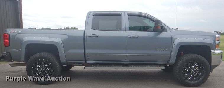 image for item FT9468 2015 Chevrolet Silverado 2500HD Crew Cab pickup truck
