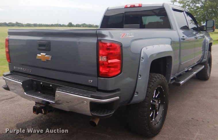 image for item FT9468 2015 Chevrolet Silverado 2500HD Crew Cab pickup truck