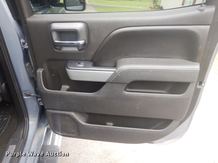 image for item FT9468 2015 Chevrolet Silverado 2500HD Crew Cab pickup truck