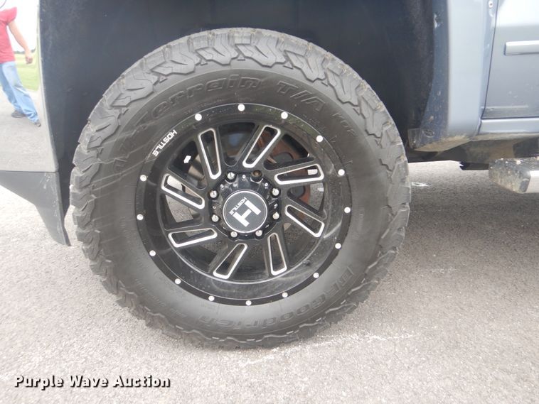 image for item FT9468 2015 Chevrolet Silverado 2500HD Crew Cab pickup truck