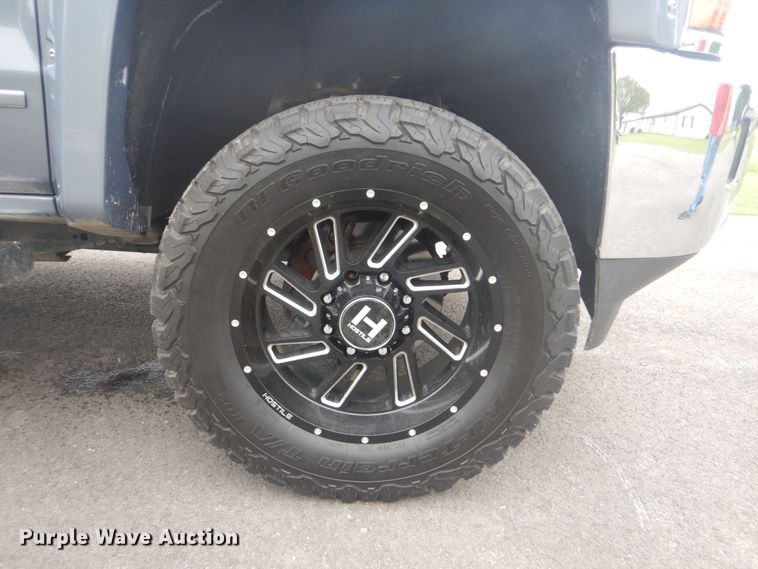 image for item FT9468 2015 Chevrolet Silverado 2500HD Crew Cab pickup truck