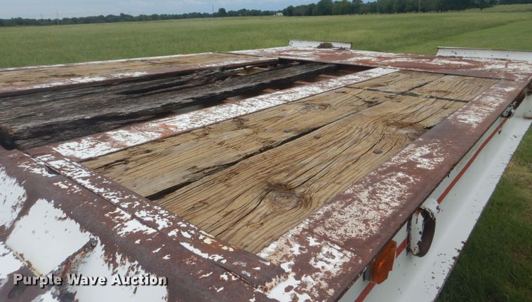 image for item FT9470 1982 Kalyn RLP-70 drop deck equipment trailer