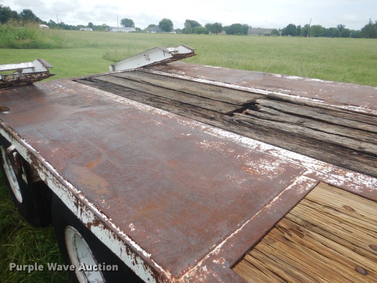 image for item FT9470 1982 Kalyn RLP-70 drop deck equipment trailer