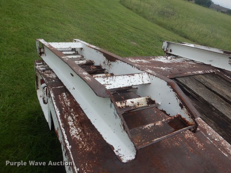 image for item FT9470 1982 Kalyn RLP-70 drop deck equipment trailer