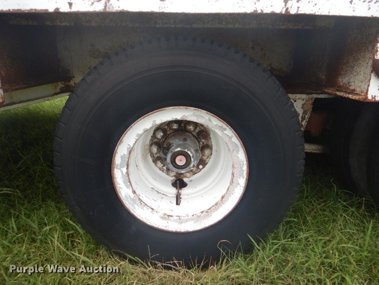 image for item FT9470 1982 Kalyn RLP-70 drop deck equipment trailer