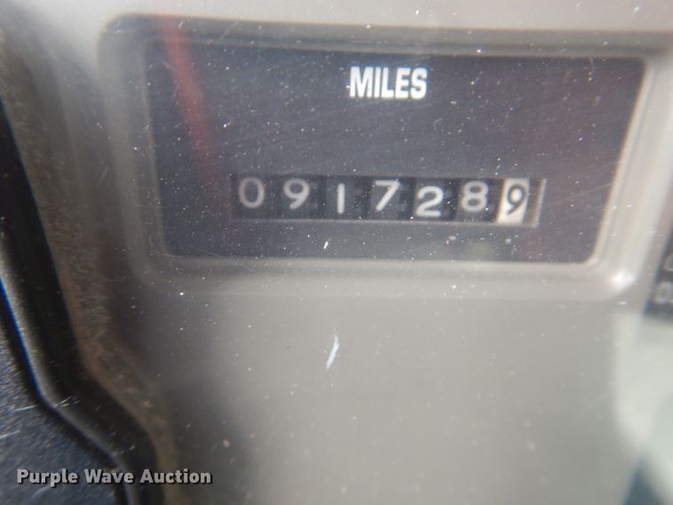 image for item FT9471 2002 International 4900 digger derrick truck