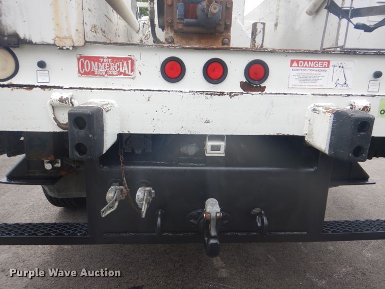 image for item FT9471 2002 International 4900 digger derrick truck