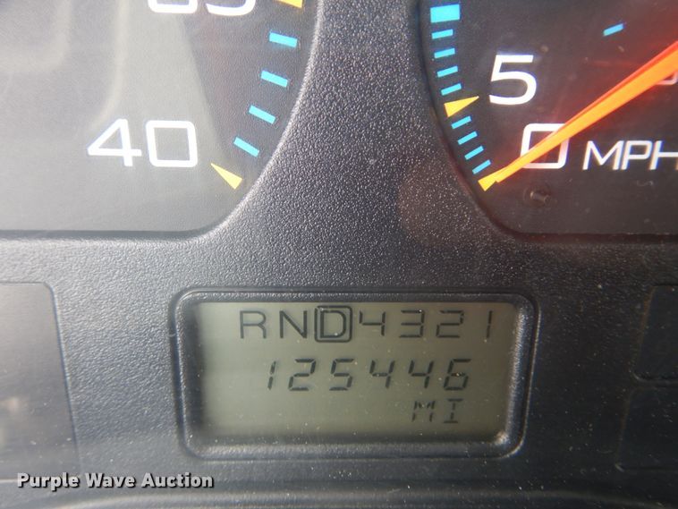 image for item FT9472 2004 International 7400 digger derrick truck