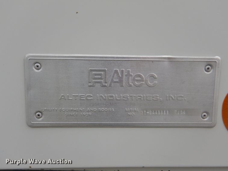 image for item FT9472 2004 International 7400 digger derrick truck