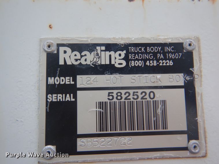 image for item FT9472 2004 International 7400 digger derrick truck