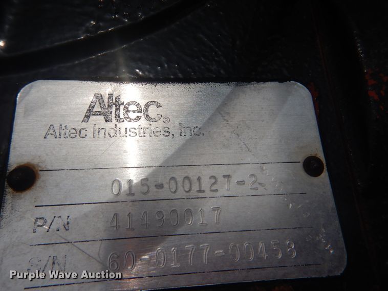 image for item FT9472 2004 International 7400 digger derrick truck