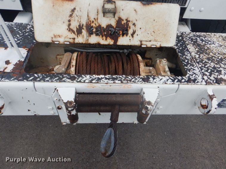 image for item FT9473 1997 International 4900 digger derrick truck