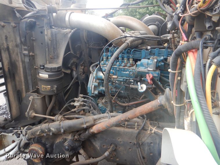 image for item FT9473 1997 International 4900 digger derrick truck