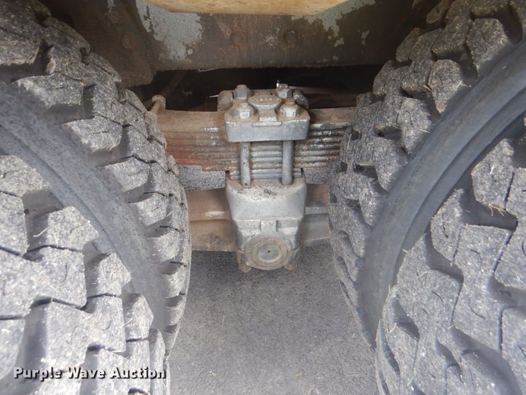 image for item FT9473 1997 International 4900 digger derrick truck