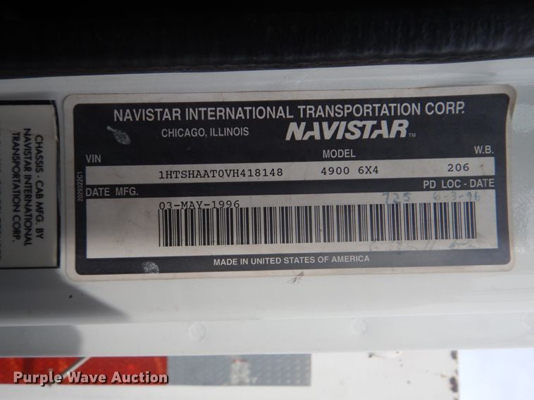 image for item FT9473 1997 International 4900 digger derrick truck