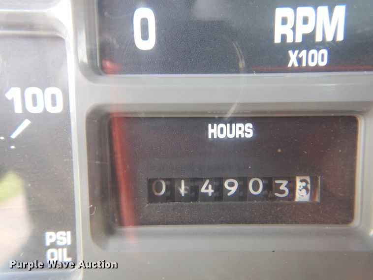 image for item FT9474 2002 International 4900 digger derrick truck