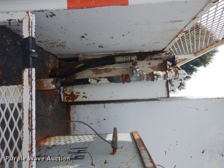 image for item FT9474 2002 International 4900 digger derrick truck