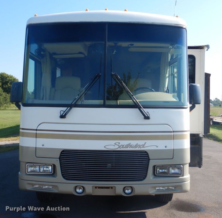 image for item FT9476 2001 Fleetwood Southwind RV