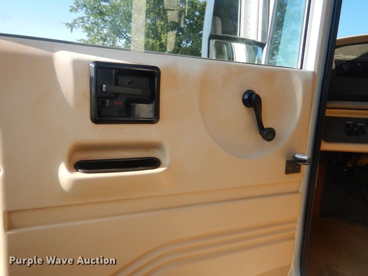 image for item FT9476 2001 Fleetwood Southwind RV