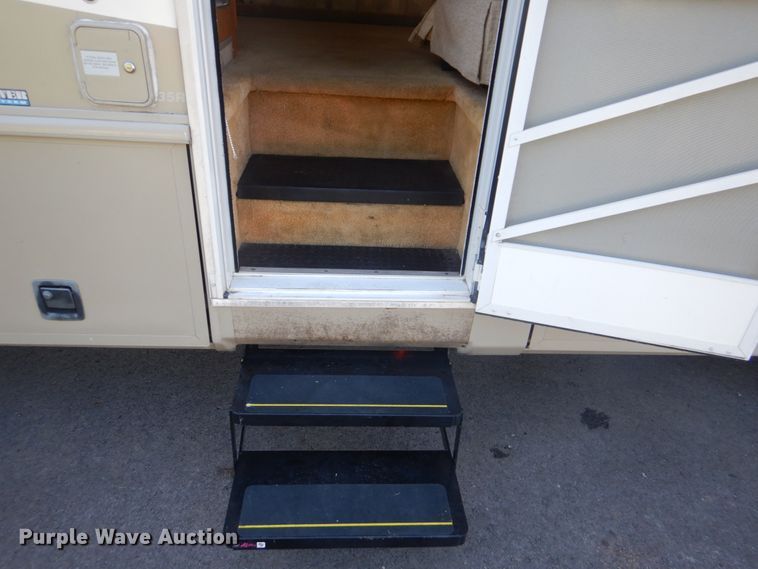 image for item FT9476 2001 Fleetwood Southwind RV