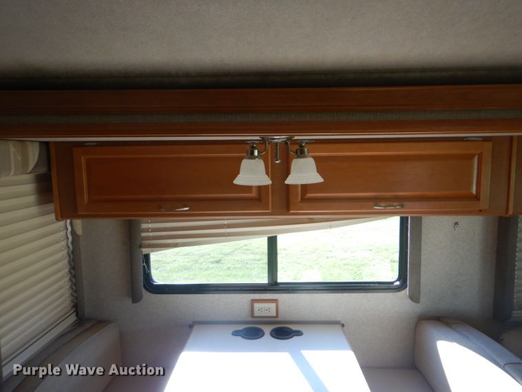 image for item FT9476 2001 Fleetwood Southwind RV