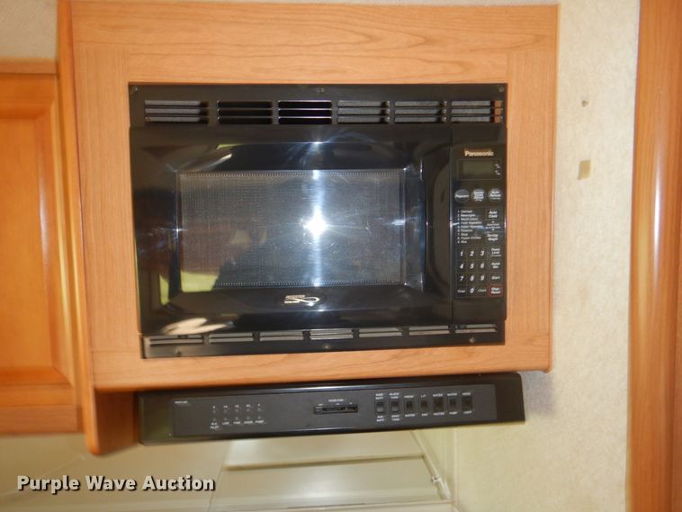 image for item FT9476 2001 Fleetwood Southwind RV