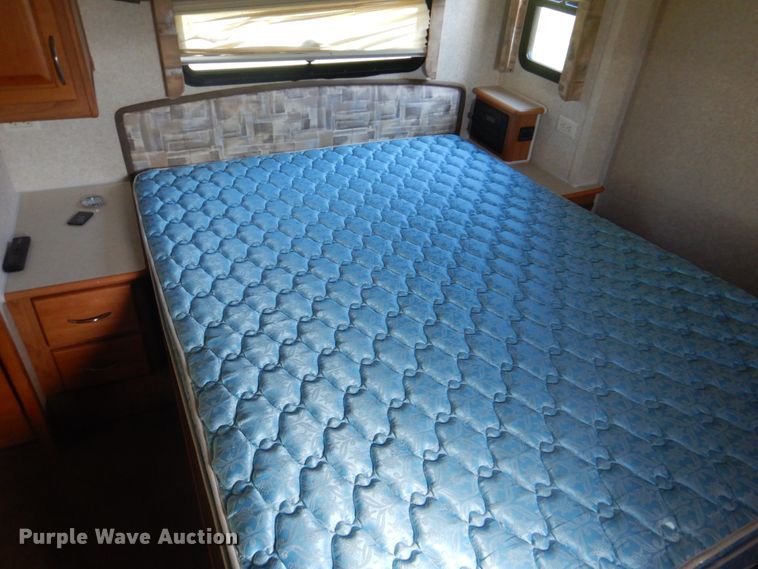 image for item FT9476 2001 Fleetwood Southwind RV