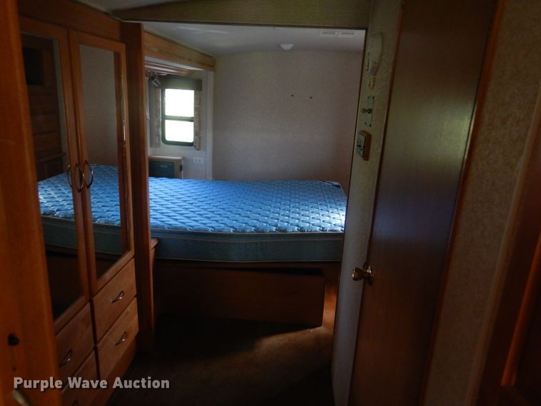 image for item FT9476 2001 Fleetwood Southwind RV