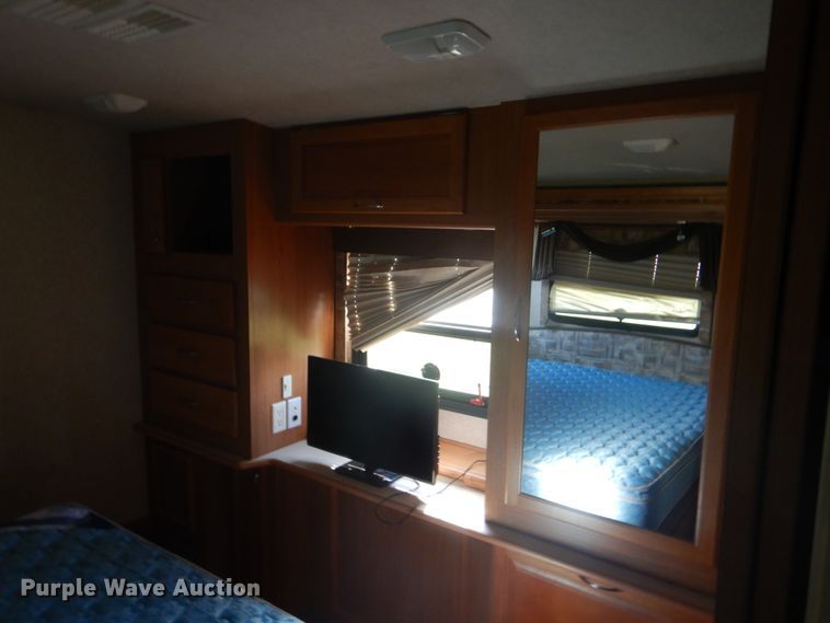 image for item FT9476 2001 Fleetwood Southwind RV