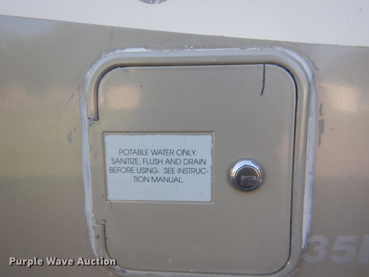 image for item FT9476 2001 Fleetwood Southwind RV