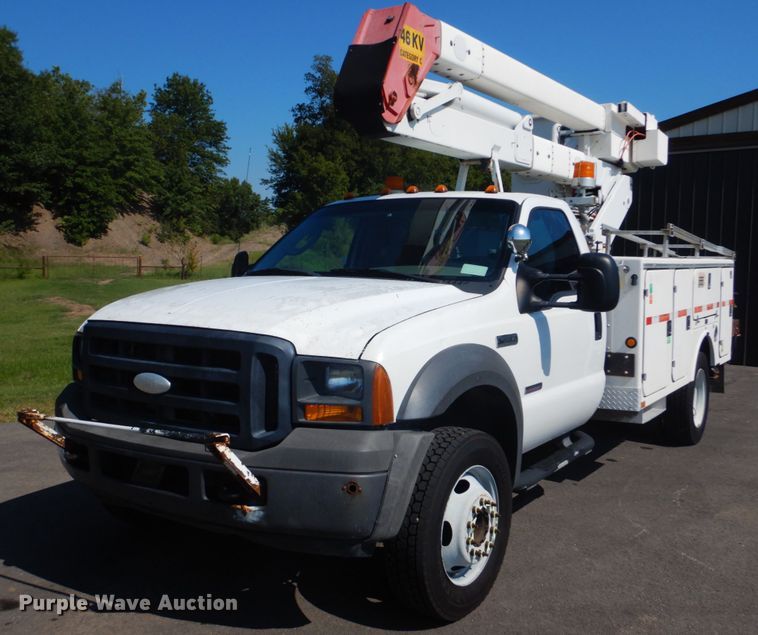 image for item FT9478 2005 Ford F550 Super Duty bucket truck