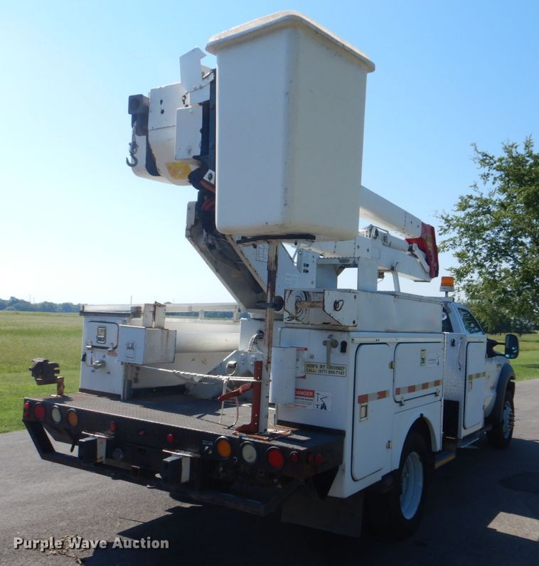 image for item FT9478 2005 Ford F550 Super Duty bucket truck