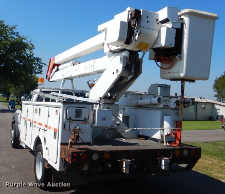 image for item FT9478 2005 Ford F550 Super Duty bucket truck