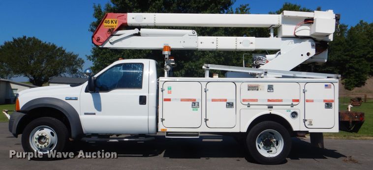 image for item FT9478 2005 Ford F550 Super Duty bucket truck