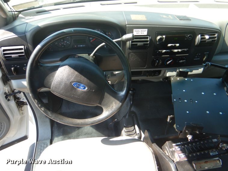 image for item FT9478 2005 Ford F550 Super Duty bucket truck