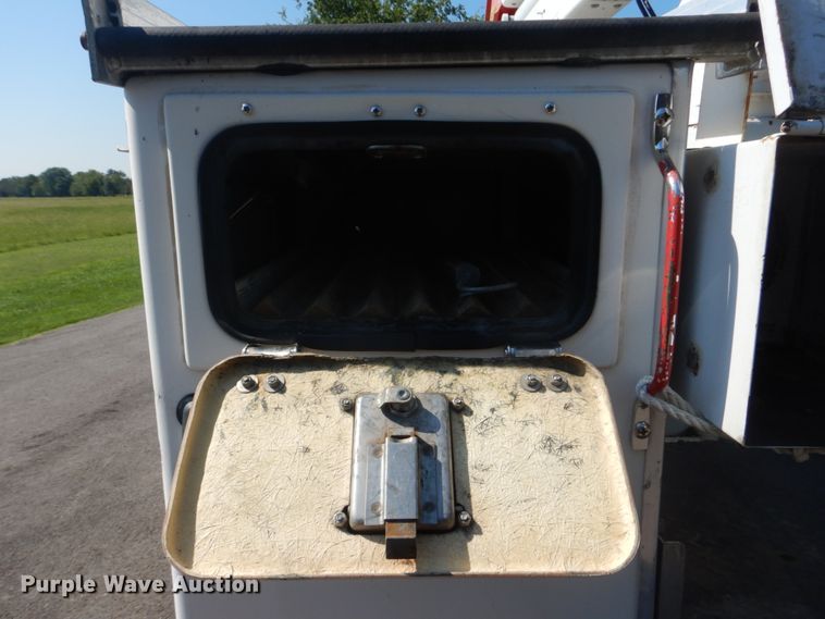 image for item FT9478 2005 Ford F550 Super Duty bucket truck