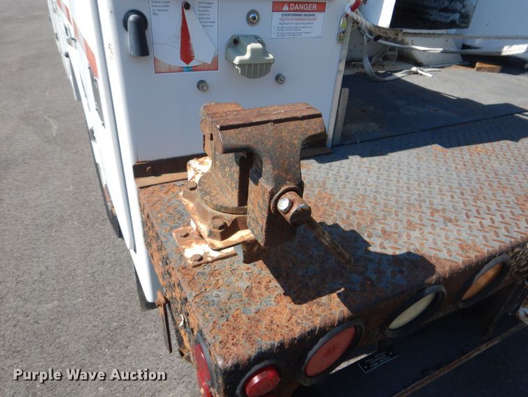 image for item FT9478 2005 Ford F550 Super Duty bucket truck