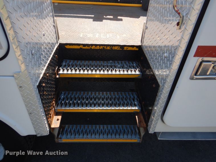 image for item FT9478 2005 Ford F550 Super Duty bucket truck